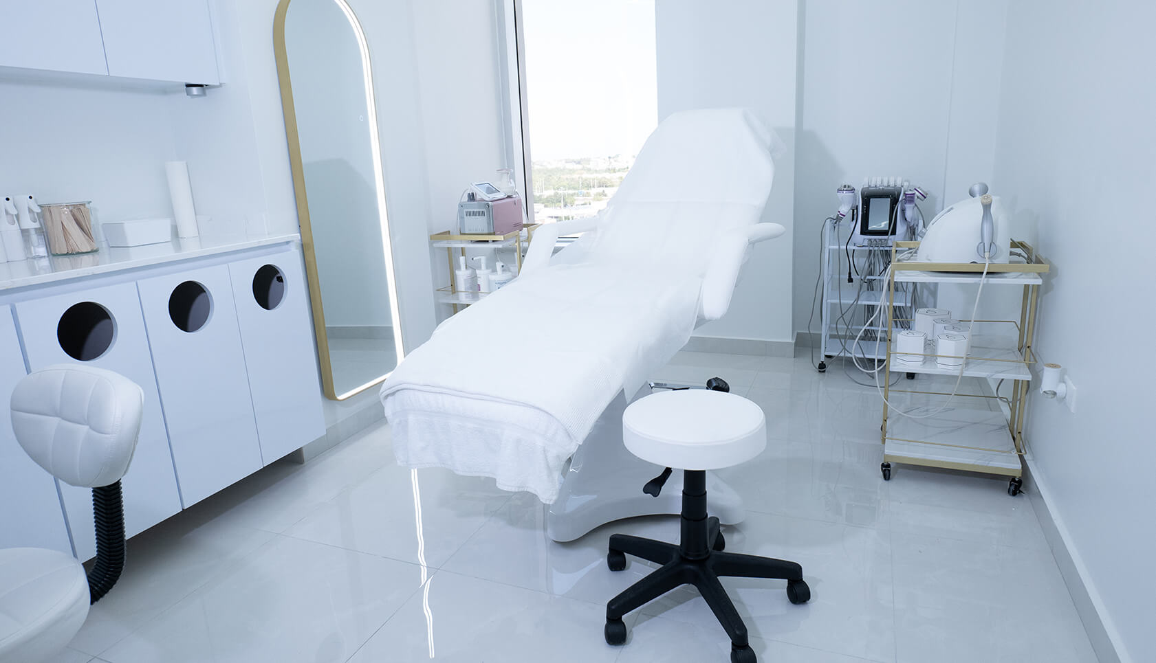 Alora Aesthetic Clinic - Enero 20231