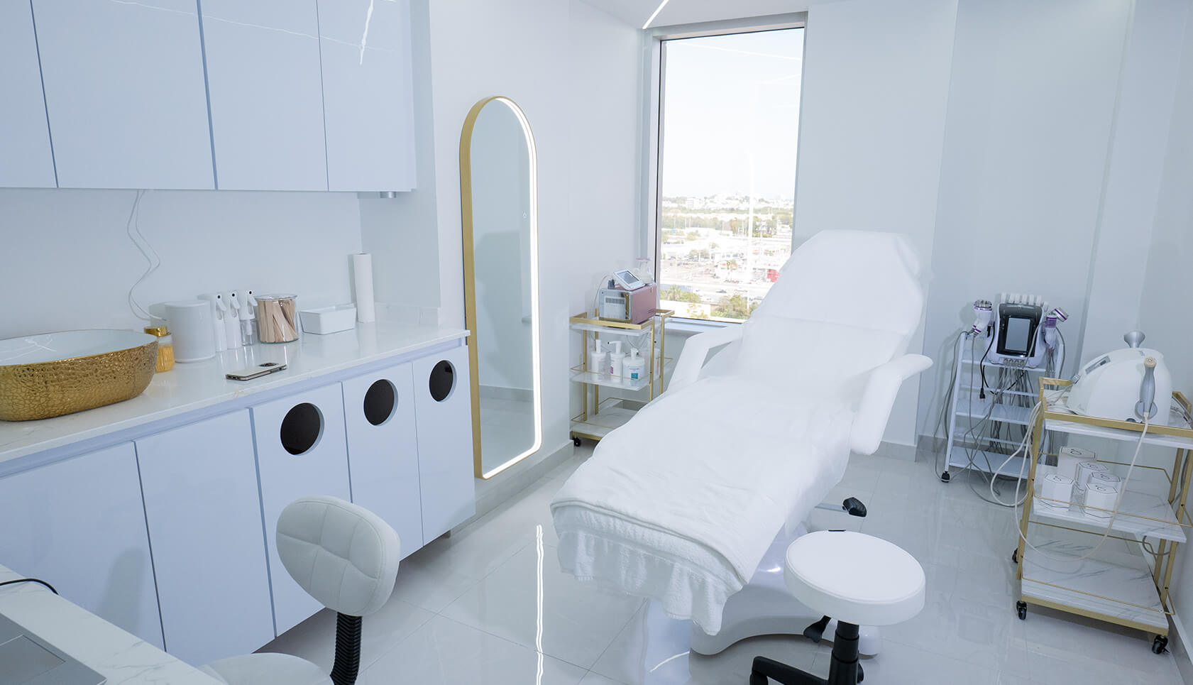 Alora Aesthetic Clinic - Enero 20233